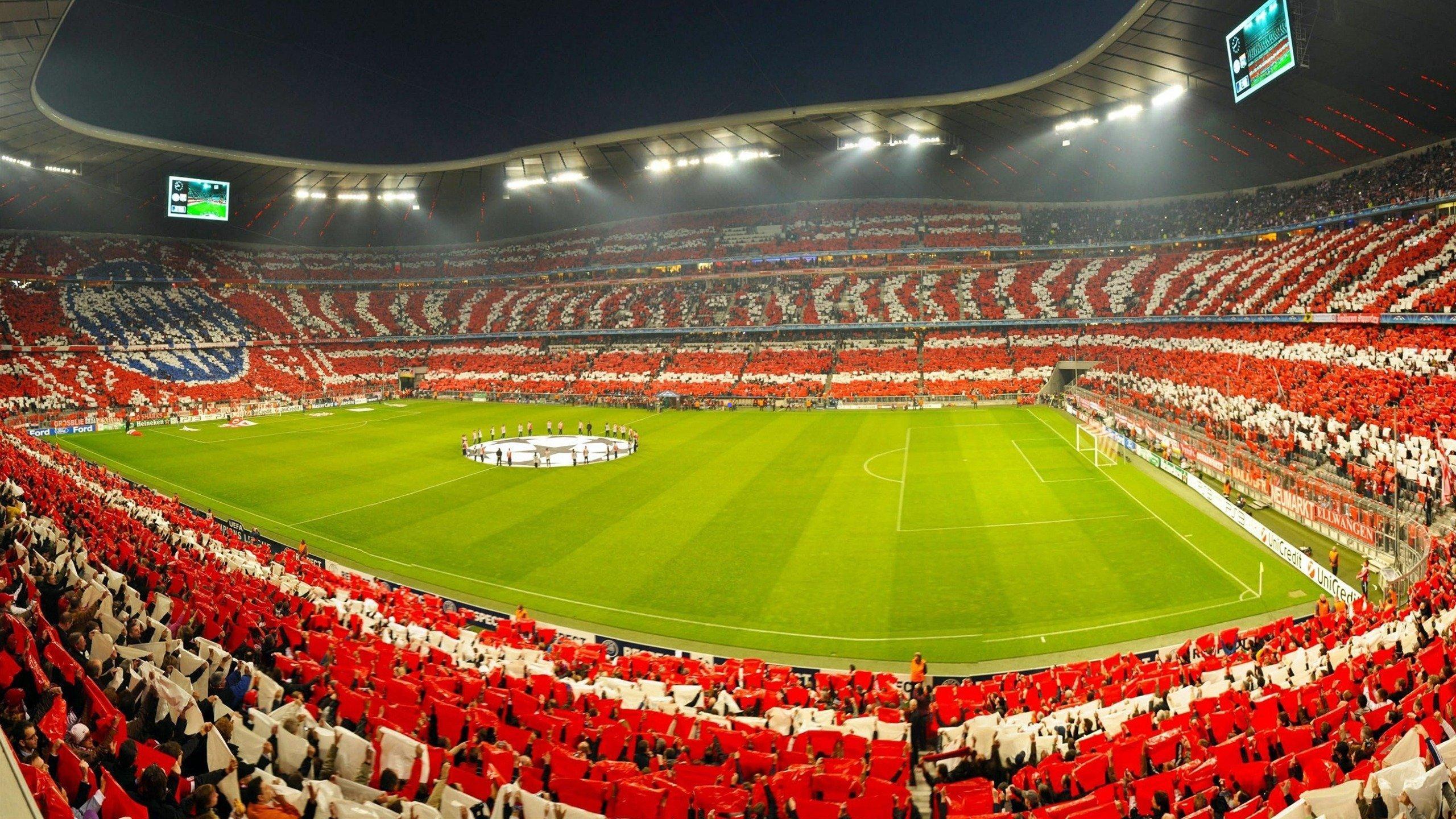 巴萨官宣与弗里克续约至2027年!首秀赛季豪取三冠王,诺坎普迎来新时代